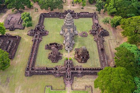 Le Prasat Hin Phimai : Un hymne à la grandeur oubliée du Roi Jayavarman VII!